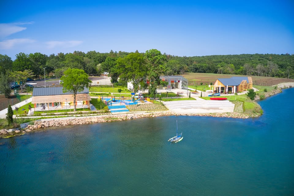 от ГЕРБ СДС публикува в социалната мрежа Facebook пост за Той