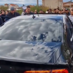 Единият от автомобилите