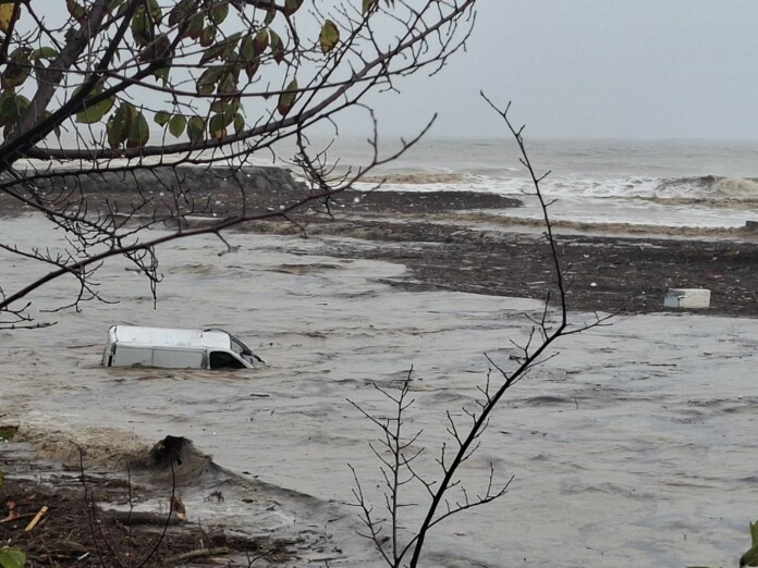 Ситуация в Елените