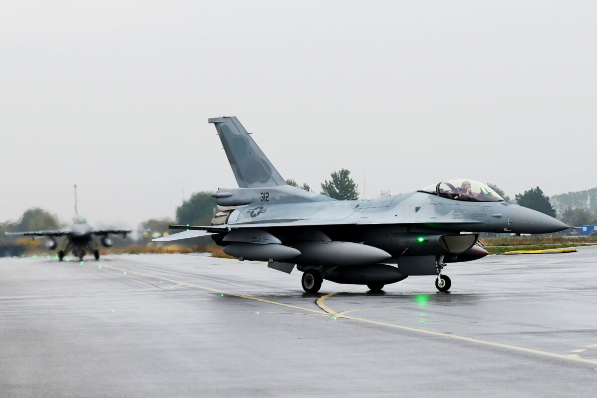 Шест години след модернизацията на българските ВВС небето над страната