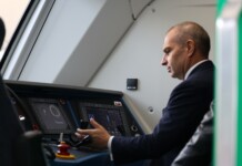 Гроздан Караджов: 100% от бързите влакове вече се обслужват от нови локомотиви Siemens Smartron Гроздан Караджов в новите влакове