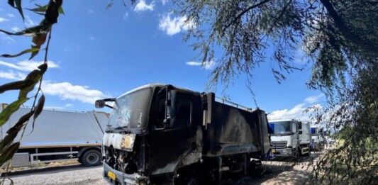 Изгорелите камиони