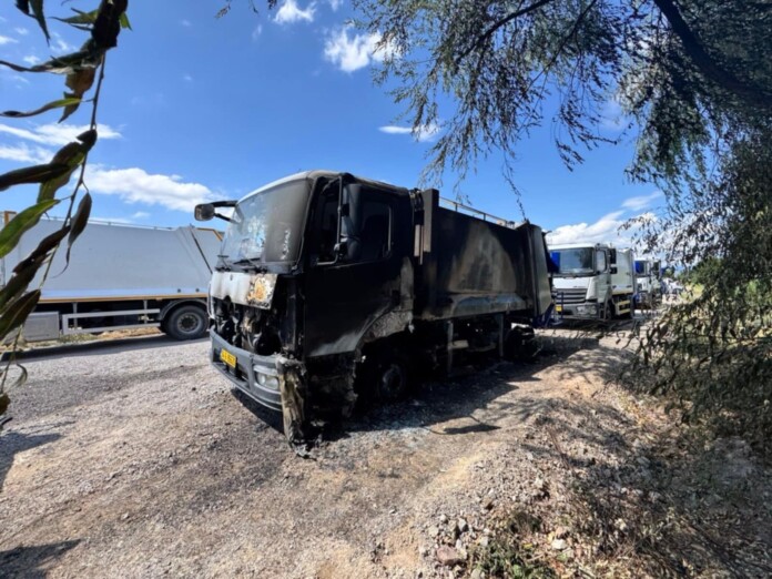 Изгорелите камиони Изгорелите камиони