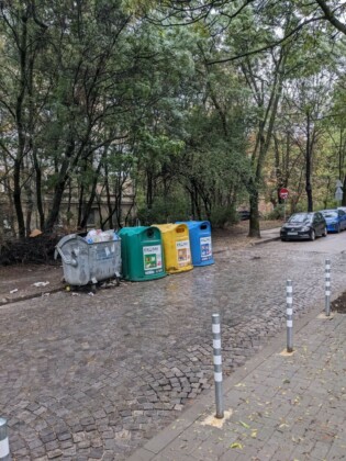 Почистване в кв. "Лагера"