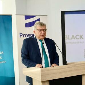 Манол Генов