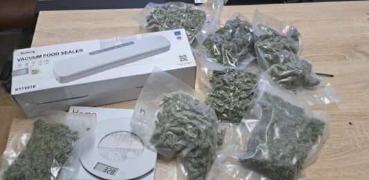 Намерената дрога, машина за вакуумиране и електронна везна