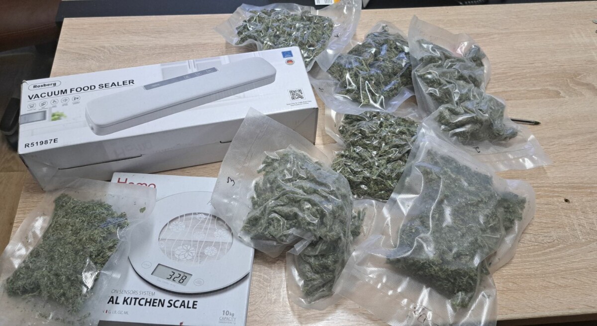 Дилър на наркотици е задържан при акция на служители от