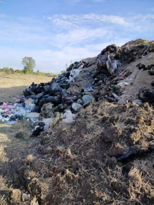 Нерегламентираното сметище