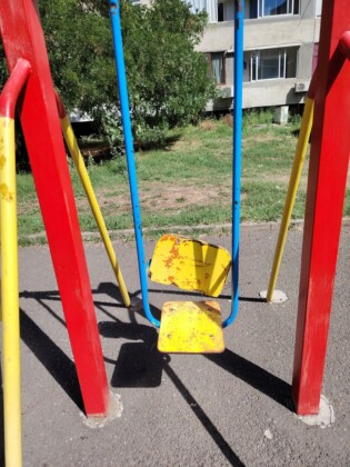 Опасните детски площадки