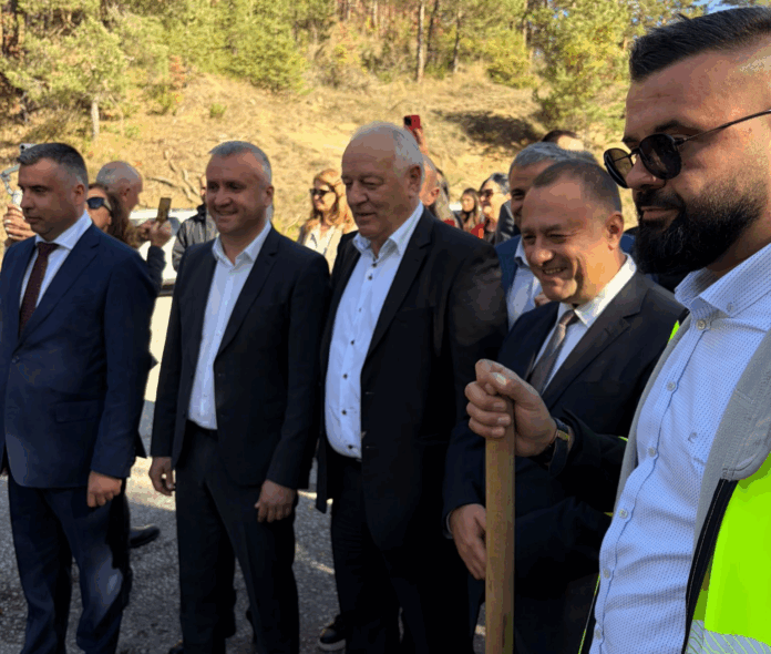 Първата копка