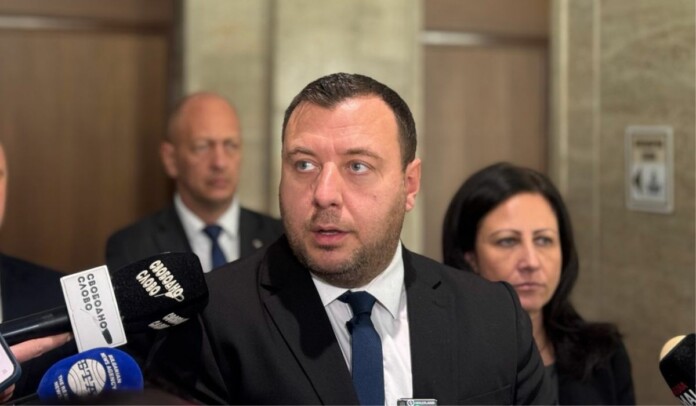 Петър Петров Петър Петров