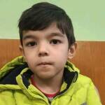 Намериха родителите на дете, открито в центъра на Добрич (ОБНОВЕНА) Издирваното дете