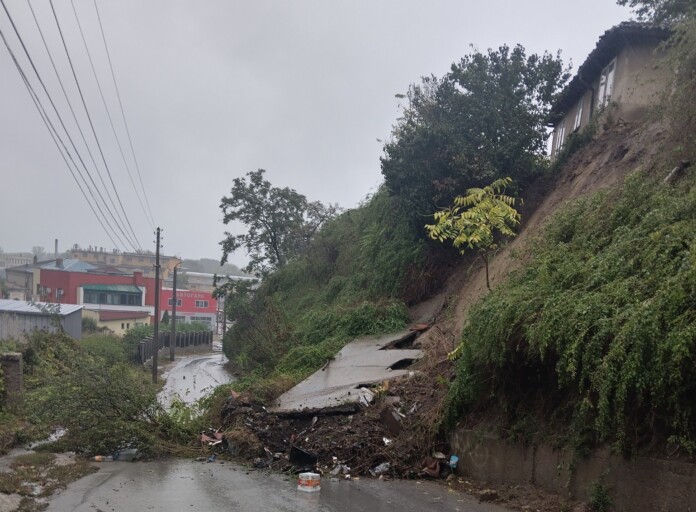 Подпорна стена падна в Свищов