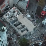 Жилищна сграда се срути днес в Турция след мощното земетресение (СНИМКИ) Срутената сграда