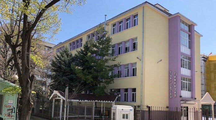 Търговската гимназия в Бургас