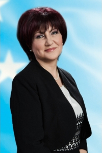 Рокади в ГЕРБ! Кой от Изпълнителната комисия си отива? 2 Цвета Караянчева