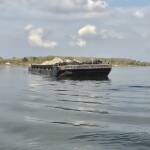 Позициониране на специално пригодена баржа