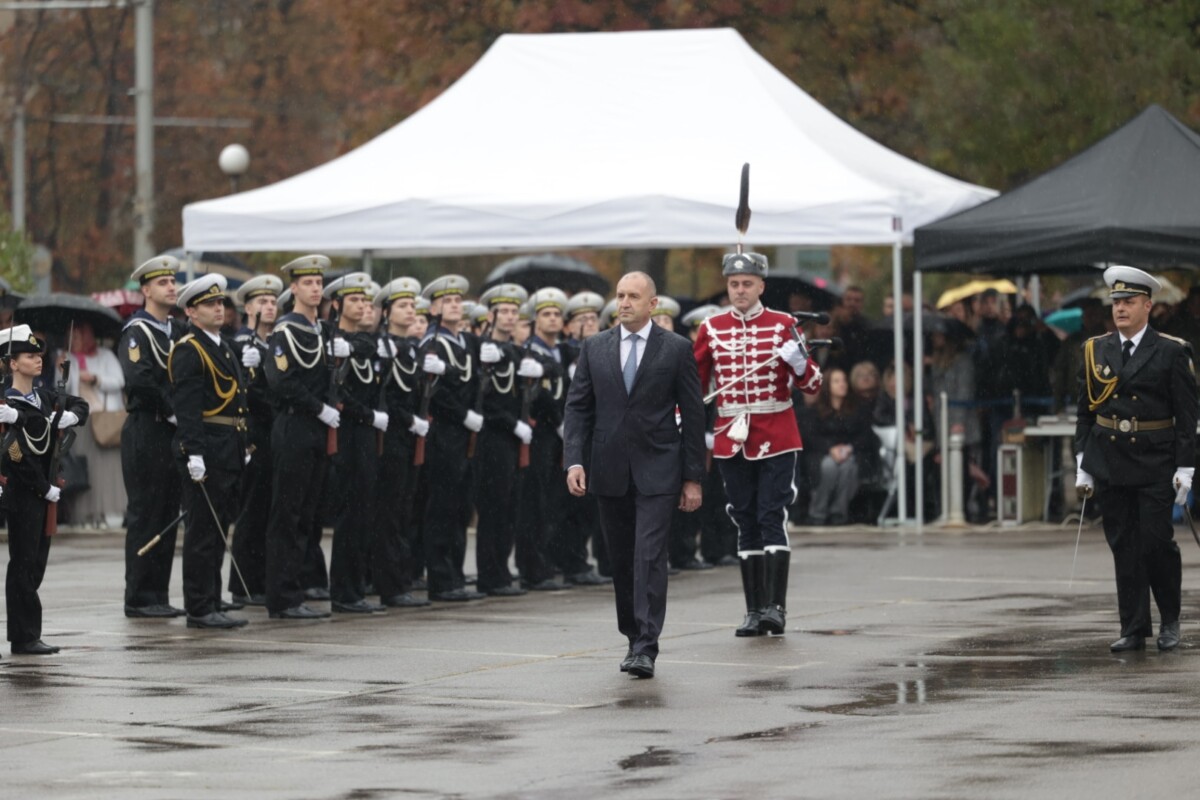 Президентът и върховен главнокомандващ Румен Радев участва в тържествената церемония