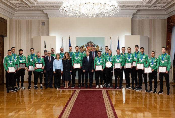 Румен Радев и националите