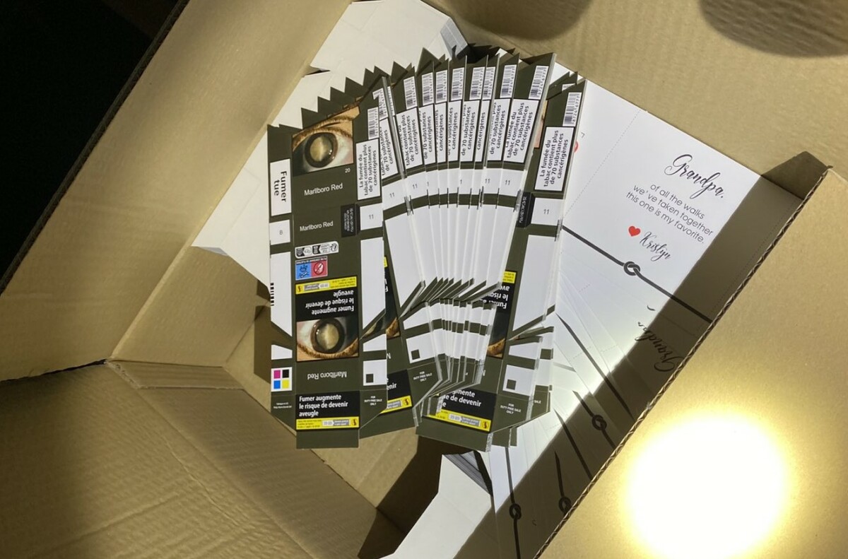 При проверка на пътен състав влекач и ремарке, спрян на