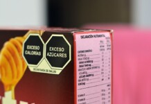 Черните осмоъгълници: простият знак, който спасява здравето на Мексико Предупредителните осмоъгълници на Мексико през 2020 г.