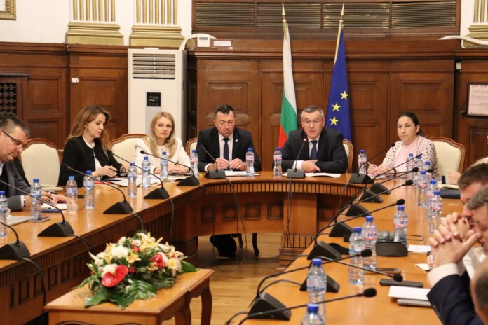 Брифингът Брифингът