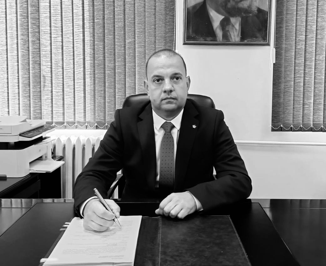 С тъга и дълбоко прискърбие съобщи снощи че внезапно ни