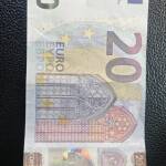 Задържан 34-годишен за плащане с фалшиви 20 евро във Варна Фалшиво евро във Варна