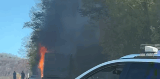 Горящият камион