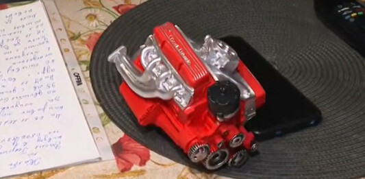 Играчката двигател