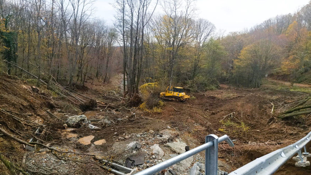 Започна изграждането на временен път – брод който ще възстанови