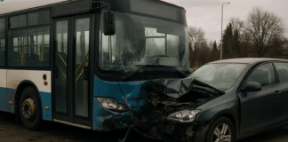 Катастрофа между автобус и кола
