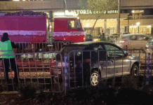 Кола помете трамвай до „Пирогов“ в София и „паркира“ на релсите Катастрофата