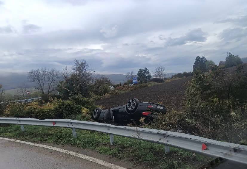 Зрелищна катастрофа е станала във Великотърновско днес Това съобщиха в