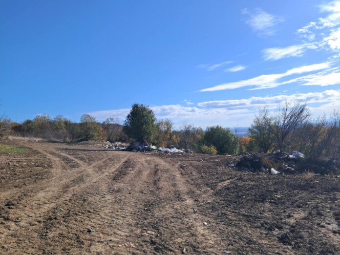 Незаконното сметище в Павликенско Незаконното сметище в Павликенско