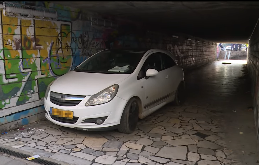 Нетипична гледка изненада минувачите край варненската спирка 8 декември –