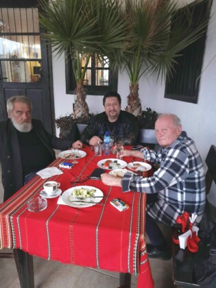 "Приятелите"