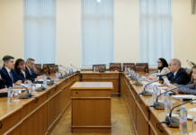 Караджов към концесионера на Летище София: Трябва да плащате пълната такса от 2026 г. Работна среща с министър Караджов