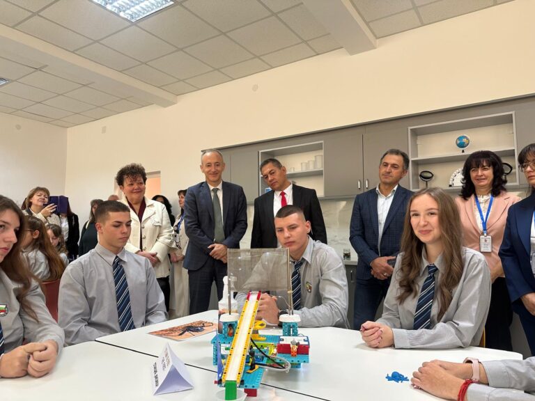 Всички училища в общините Златоград и Неделино вече разполагат с