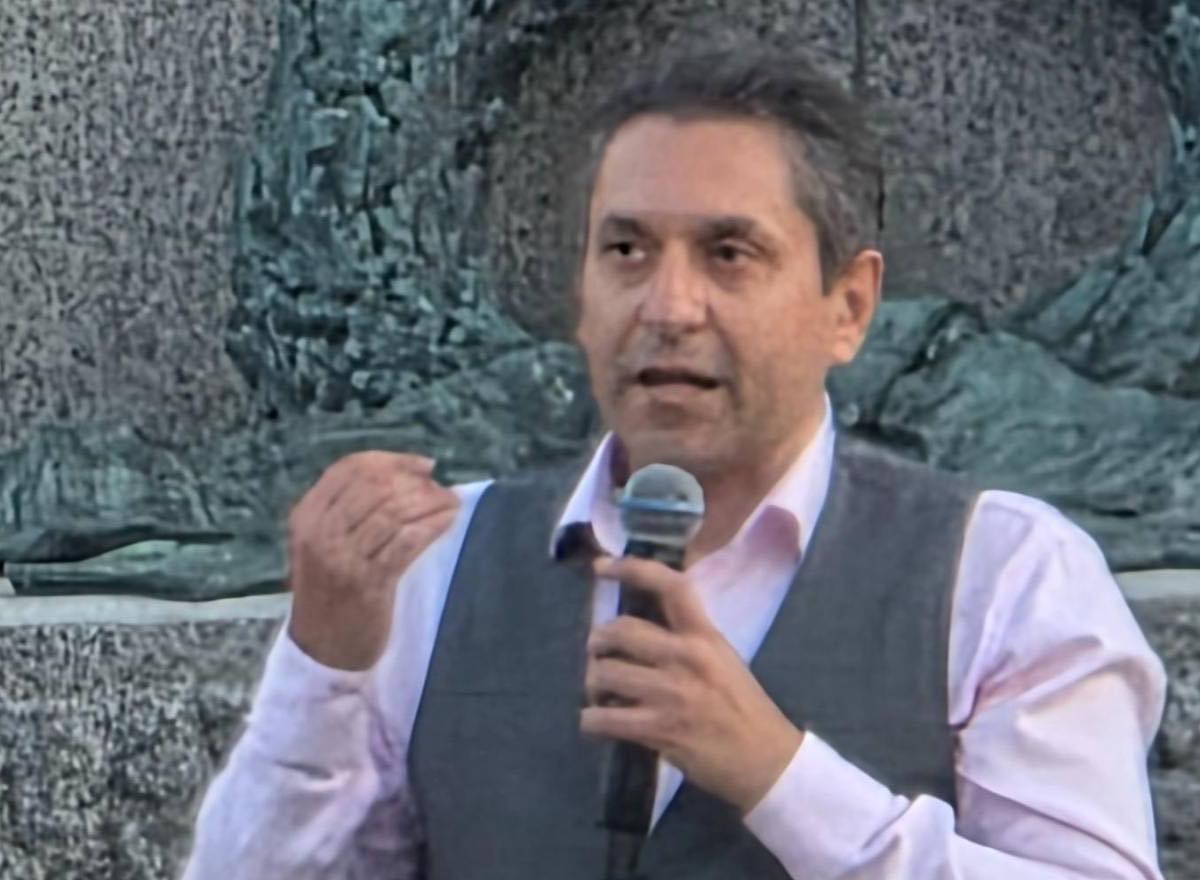 обяви че напуска позицията си на председател на Контролния съвет