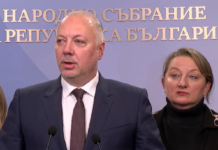 Росен Желязков потвърди: Правителството подава оставка! Брифингът в НС