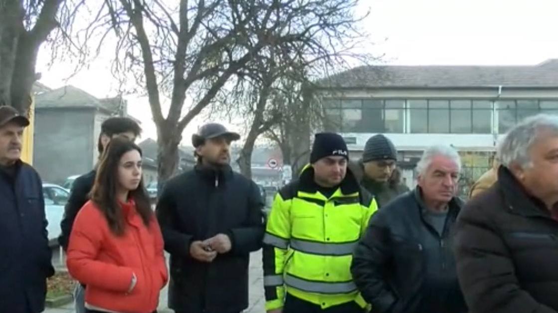 Жители на великотърновското излязоха на протест срещу планирано разширяване на