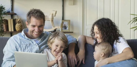 Данъчни облекчения за родители