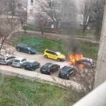 Кола избухна в пламъци в София, пожарникари реагираха светкавично Кола избухна в пламъци в София