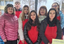 Коледната трапеза на гимназията