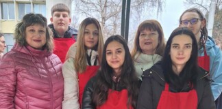 Коледната трапеза на гимназията