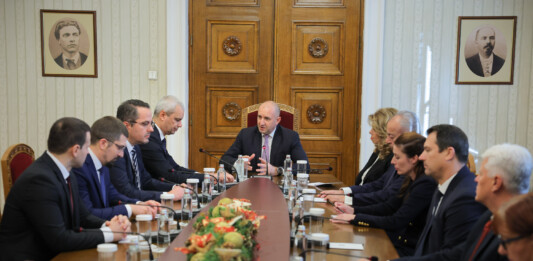 Консултациите с "Възраждане"