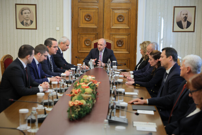 Консултациите с "Възраждане" Консултациите с "Възраждане"