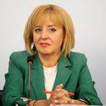 Мая Манолова