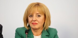 Мая Манолова